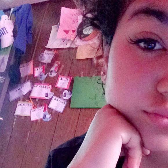 Meet your Posher, Jazzlyn - Picture 1 of 1